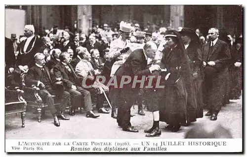 Ansichtskarte AK Militaria Guerre de 1914 1918 Un 14 juillet historique Remise des diplomes aux familles