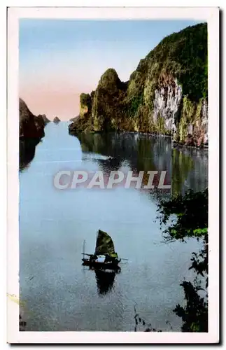 Cartes postales Nord Vietnam Baie d Along Vue prise de la grotte de la surprise