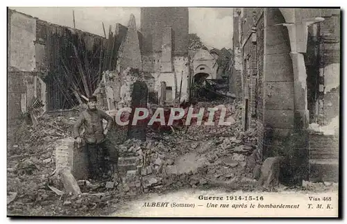 Ansichtskarte AK Militaria Albert Une rue apres le bombardement