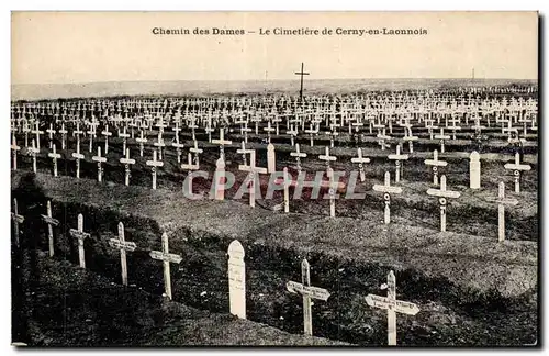 Ansichtskarte AK Militaria Guerre de 1914 Chemin des Dames Le cimetiere de Cerny en Laonnois