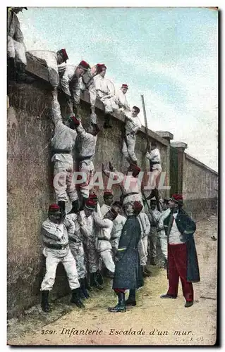 Cartes postales Militaria Infanterie Escalade d un mur