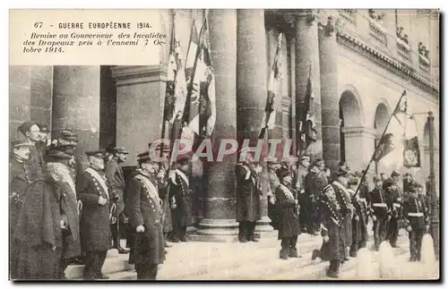 Ansichtskarte AK Militaria Guerre 1914 Remise au gouverneur des Invalides des drapeaux pris a l ennemi Paris