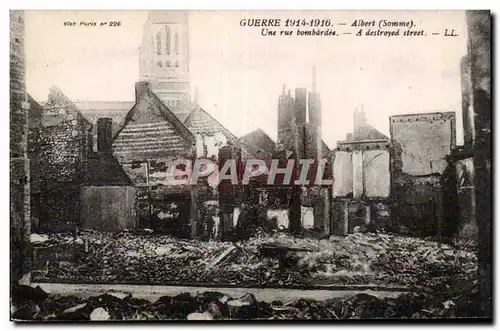 Ansichtskarte AK Militaria Guerre de 1914 Albert Une rue bombardee