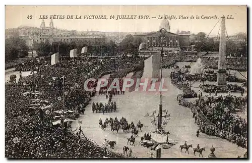 Ansichtskarte AK Militaria Paris Fetes de la victoire du 14 juillet 1919 le defile Place de la Concorde