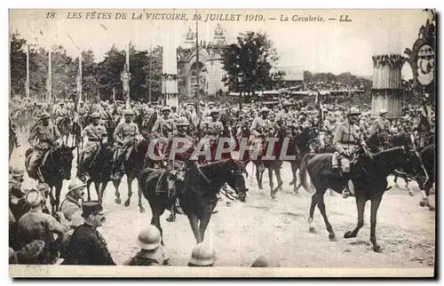 Ansichtskarte AK Militaria Paris Fetes de la victoire a Paris 14 juillet 1919 la cavalerie
