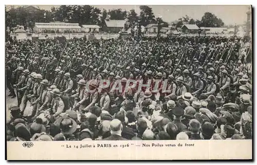 Ansichtskarte AK Militaria Paris Le 14 juillet a Paris en 1916 Nos poilus venus du front