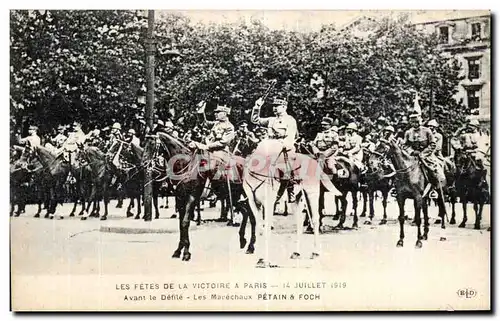 Ansichtskarte AK Militaria Paris Le 14 juillet a Paris en 1919 Fetes de la Victoire Avant le defile Les marechaux