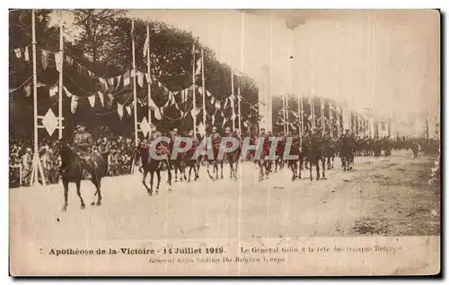 Ansichtskarte AK Militaria Paris Le 14 juillet a Paris en 1919 Fetes de la Victoire Le general Gilin a la tete de