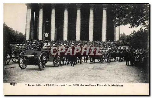 Ansichtskarte AK Militaria Le 14 juillet a Paris en 1916 Defile des artilleurs Place de la Madeleine