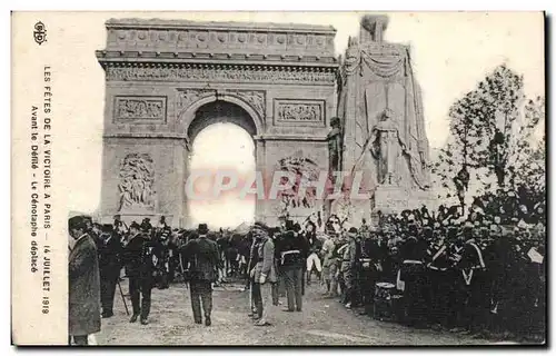 Ansichtskarte AK Militaria Paris Fetes de la Victoire 14 juillet 1919 Avant le defile Le Cenotaphe deplace Arc de