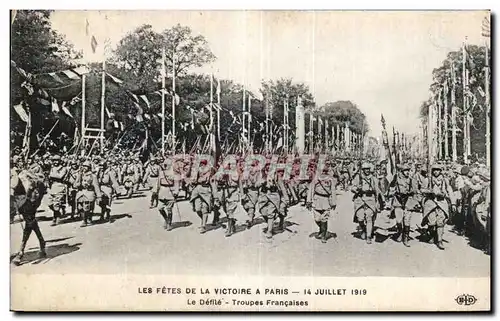 Cartes postales Militaria Paris Revue du 14 juillet 1919 Le defile Troupes francaises