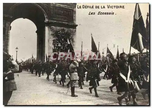 Ansichtskarte AK Militaria Paris Defile de la Victoire Les Ecossais Arc de Triomphe