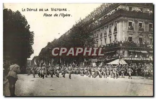 Ansichtskarte AK Militaria Paris Defile de la Victoire Place de l Opera