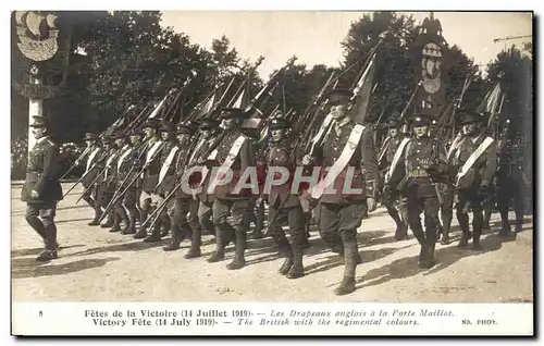 Ansichtskarte AK Militaria Paris Fetes de la Victoire 14 juillet 1919 Les drapeaux anglais a la Porte Maillot