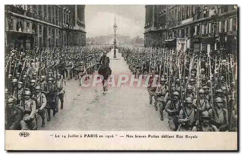 Ansichtskarte AK Militaria Paris Fetes de la Victoire 14 juillet 1919 Nos braves poilus defilant Rue Royale