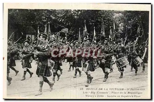 Cartes postales Militaria Defile de la victoire Paris 14 juillet 1919 Les Big Ecossais Place de la Republique