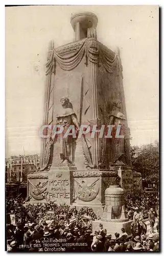 Ansichtskarte AK Militaria 14 juillet 1919 Defile des troupes victorieuses Le Cenotaphe