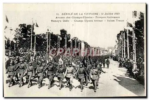 Ansichtskarte AK Militaria 14 juillet 1919 Avenue des Champs Elysees Troupes italiennes