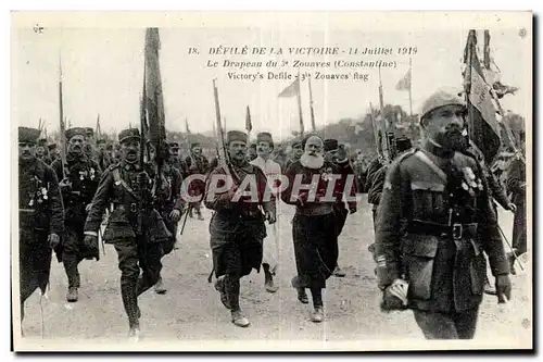 Ansichtskarte AK Militaria 14 juillet 1919 Defile de la victoire Le drapeau du 3me zouaves Constantine Algerie