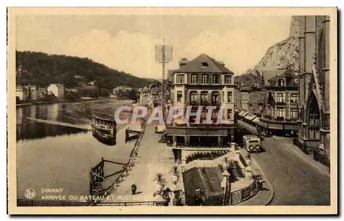 Ansichtskarte AK Belgique Dinant Arrivee du bateau et rue Saxe