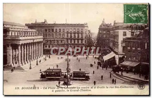 Cartes postales Bordeaux La Place de la Comedie au centre el a droite la rue ste Catherine a gauche le Grand The
