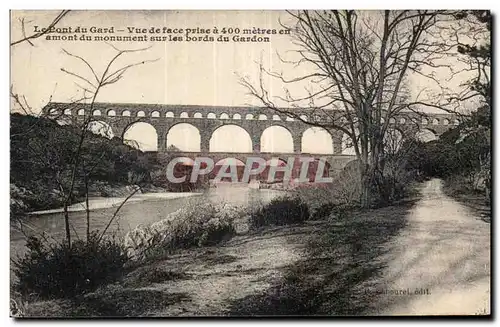 Cartes postales Le Pont du Gard Vue de face pvise a 400 Metves en amount du monument sur les bords du Gardon