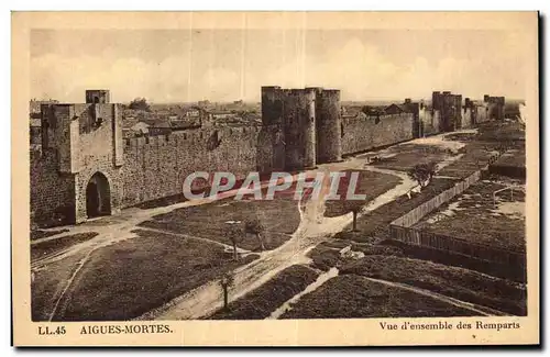 Cartes postales Aigues Mortes Vue d Ensemble des Remparts