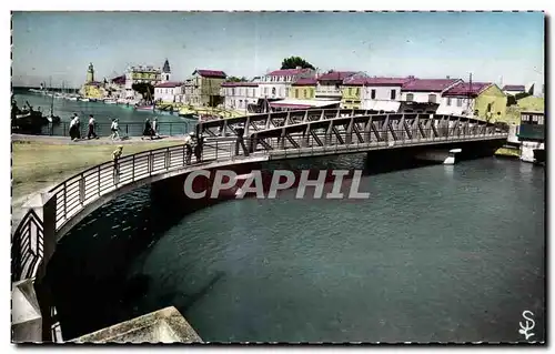 Cartes postales Le Grau du Rio Gard Le Pont tournant sur le Canal