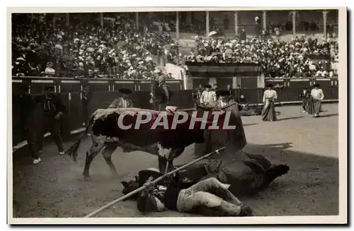 Ansichtskarte AK Corrida Caida del Picador Chute du Picador