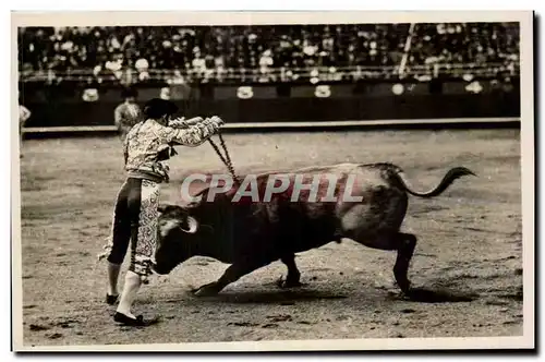 Ansichtskarte AK Corrida Suerte de Banderillas Les Banderilles