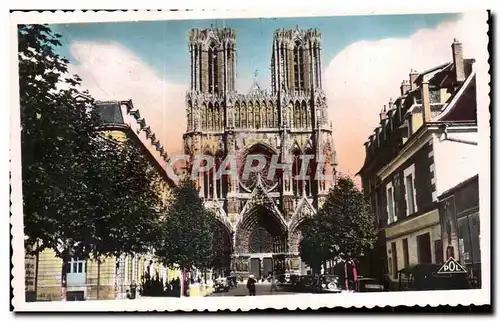 Cartes postales Reims Rue J D Rockefeller J et la Cathedrale