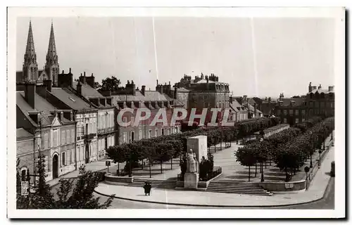 Ansichtskarte AK Chateauroux Vue generale sur la Place Lafayette