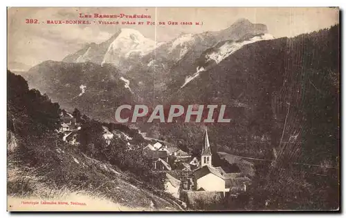 Ansichtskarte AK Les Basses Pyrenees Eaux Bonnes Village Village d aas et le pic du GEr