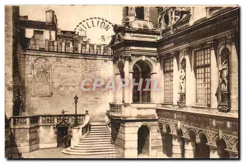 Ansichtskarte AK La Rochelle Hotel de Ville Facade sur la Cour interieur