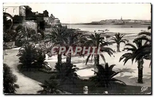 Ansichtskarte AK Dinard La Palmeraie Au fond Saint Malo