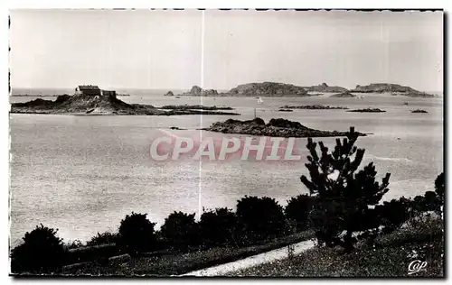 Cartes postales Dinard Vue vers le Fort de Harbour et I lle de Cezembre