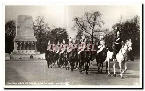 Ansichtskarte AK London Queens Guard Approching Whitehall Militaria Soldat