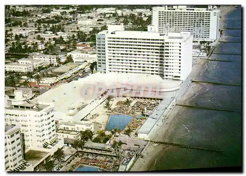Cartes postales Looking along the aceanfront at Miami Beach s