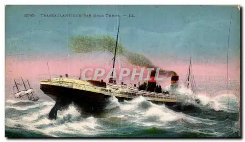 Cartes postales Bateau Thansatlantique par gros Temps Paquebot