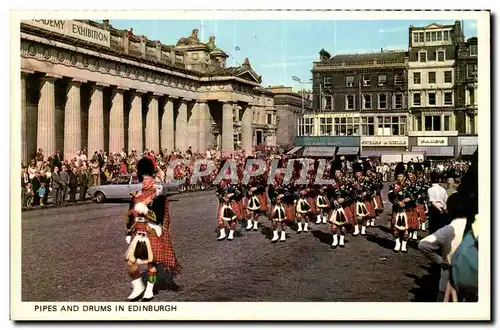 Ansichtskarte AK Pipes and Drums in Edinburgh