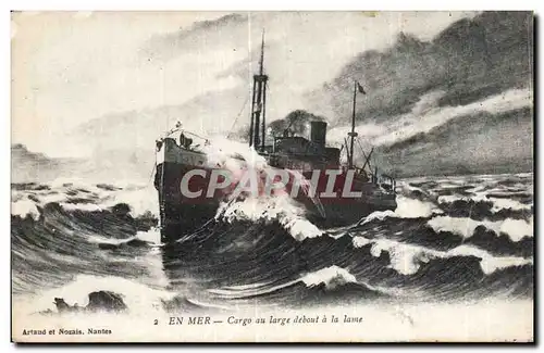 Cartes postales Bateau En Mer Cargo au large debout a la lame Commerce