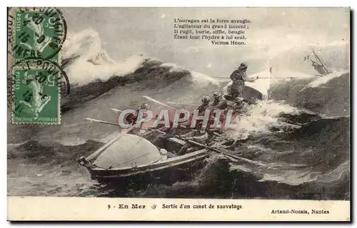 Cartes postales Bateau En Mer Sertie d un canot de sanvetage