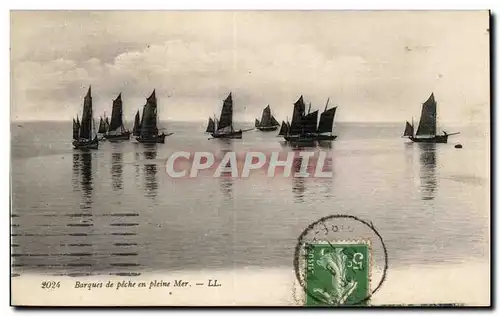 Cartes postales Bateau Barques de peche en Pleine Mer