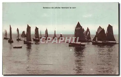 Cartes postales Bateaux de peche rentrant le soir