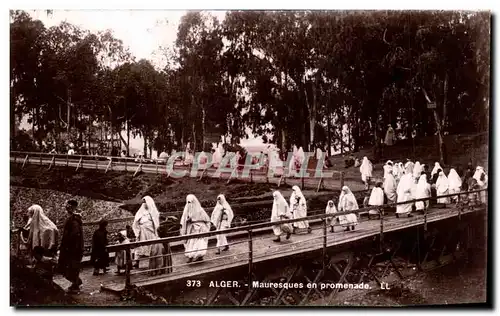 Ansichtskarte AK Algerie Alger Mauresques en promenade