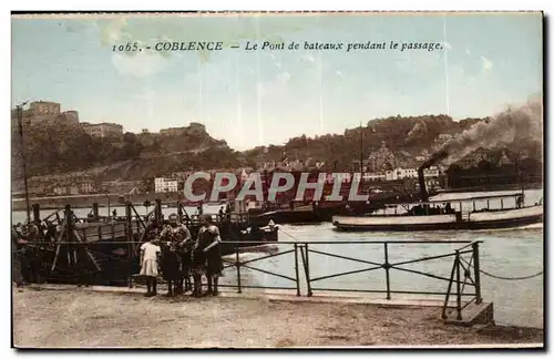 Cartes postales Coblence Le Pont de bateaux pendant le passage