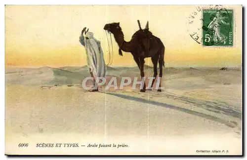 Cartes postales Algerie Scenes et types - Arabe faisant la priere Chameau Camel