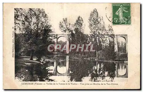 Ansichtskarte AK Lusignan (Vienne) Vallee de la Vonne et le Viaduc Vue prise au Moulin de la Vau Chiron