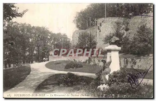 Cartes postales BOULOGNE-SUR-MER - Le Monument du Docteur Duchene et le jardin