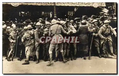 Cartes postales Les Fetes De La Victoire Juillet Service d Ordre difficile 14 juillet 1919 Militaria